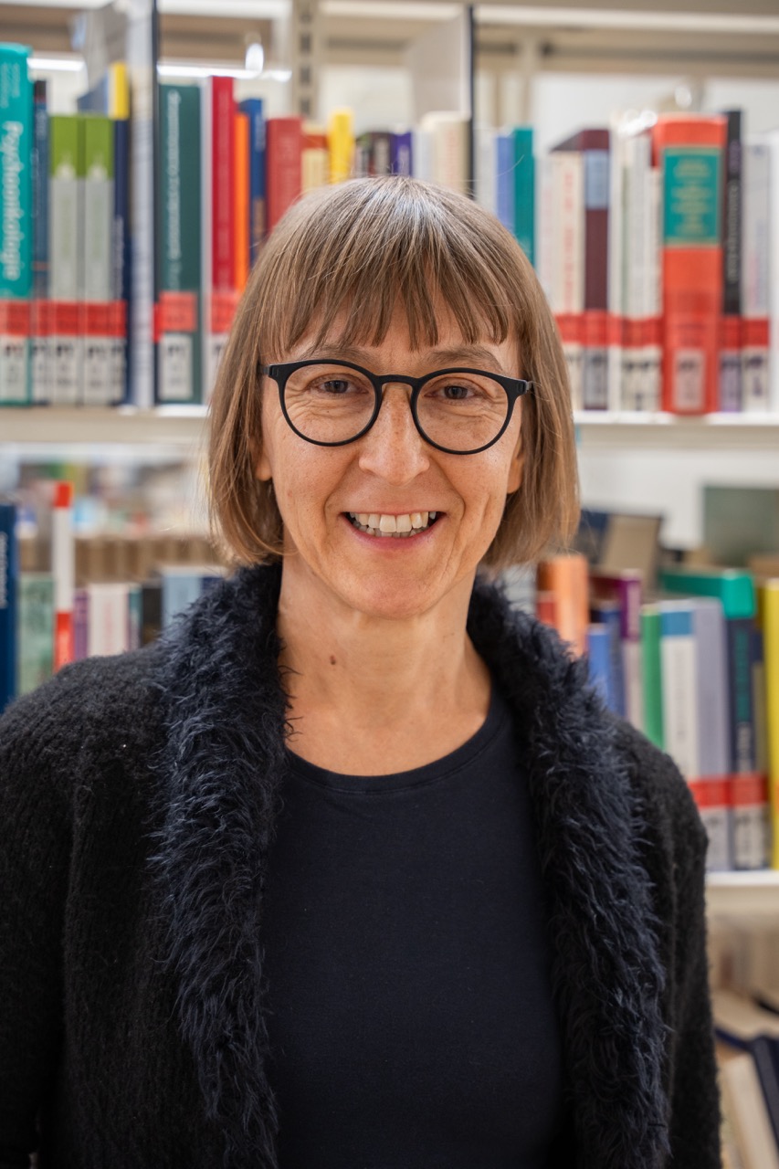 Dr. Christine Oefele